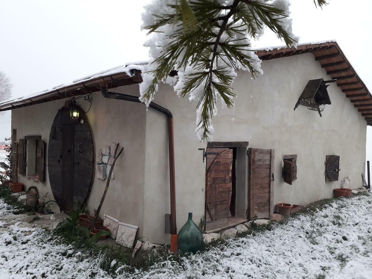 Casa Hobbit Villa Gualdo Tadino Buitenkant foto